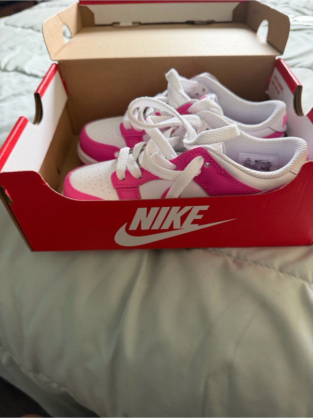 Nike Kids White and Hot Pink Low-Top Sneakers